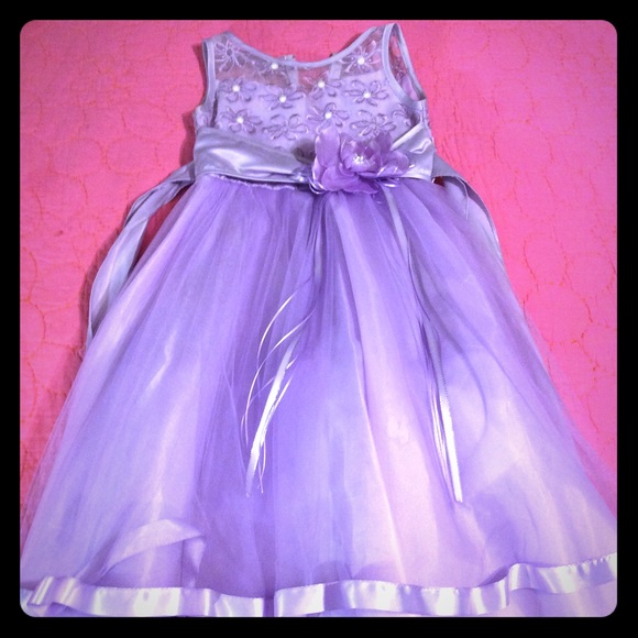 Dress - Picture 1 of 1